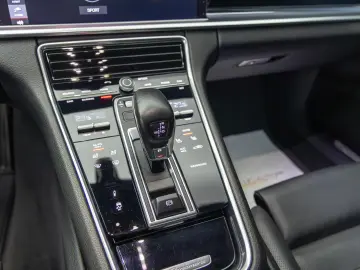 Porsche Panamera 4 E-Hybrid