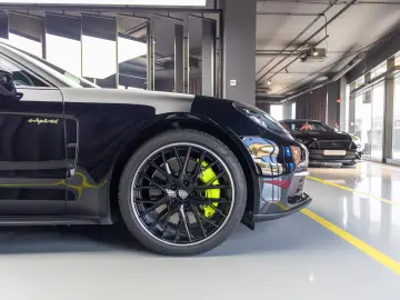 Porsche Panamera 4 E-Hybrid
