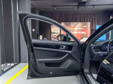 Porsche Panamera 4 E-Hybrid