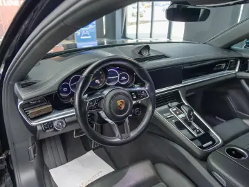 Porsche Panamera 4 E-Hybrid