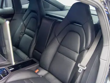 Porsche Panamera 4 E-Hybrid