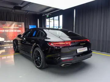 Porsche Panamera 4 E-Hybrid