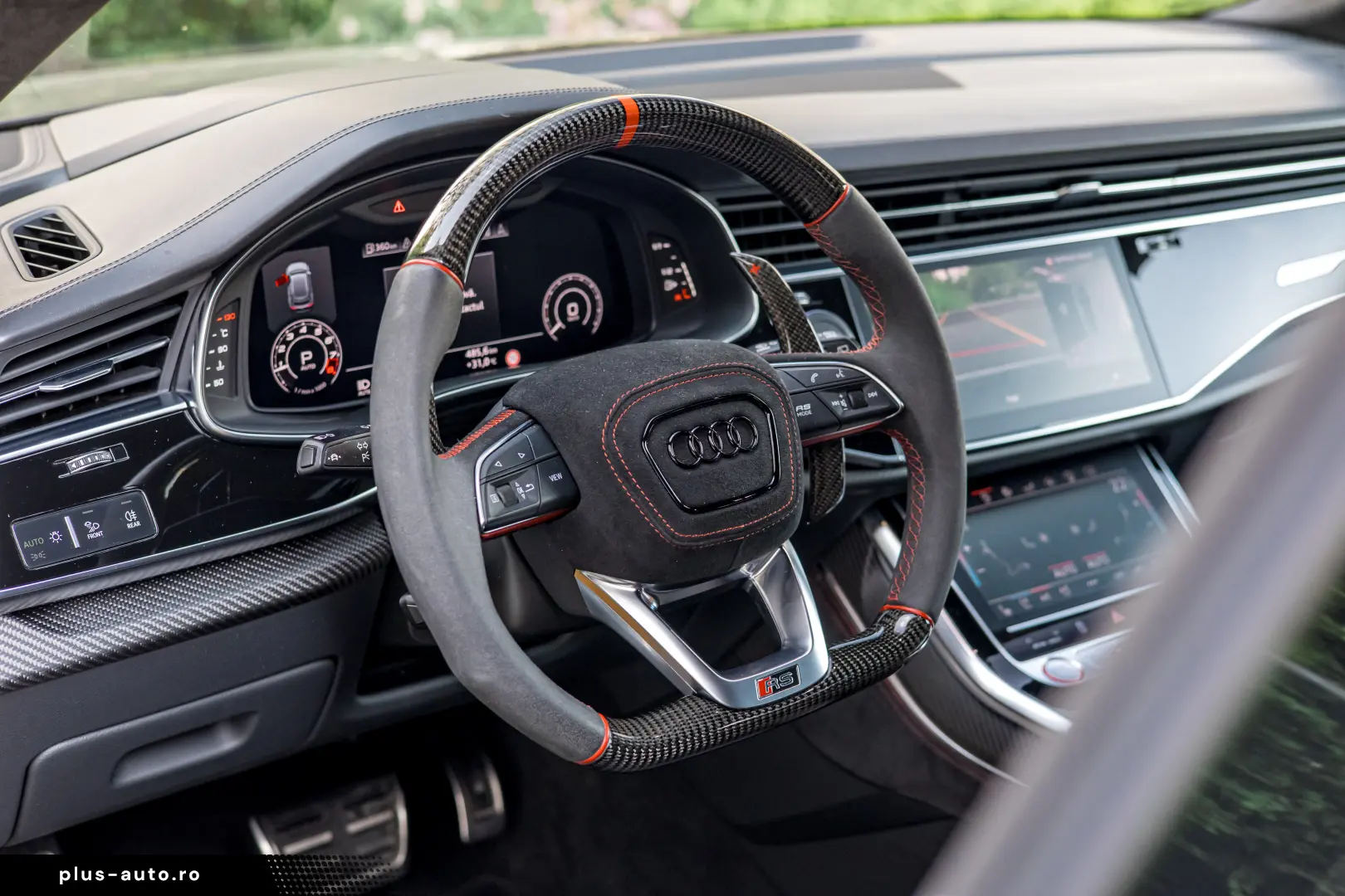 AUDI RS Q8