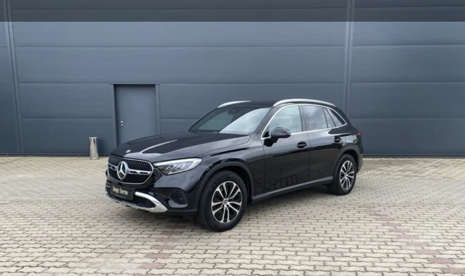 GLC 220 d 4M AVANTGARDE Distr 360 LED Mem Beige!