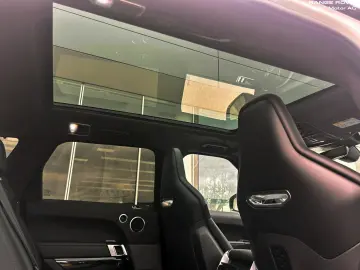 Range Rover Sport 5.0 V8 S/C 575CP AWD Auto SVR