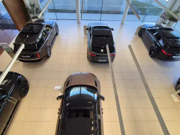 Range Rover Sport 5.0 V8 S/C 575CP AWD Auto SVR