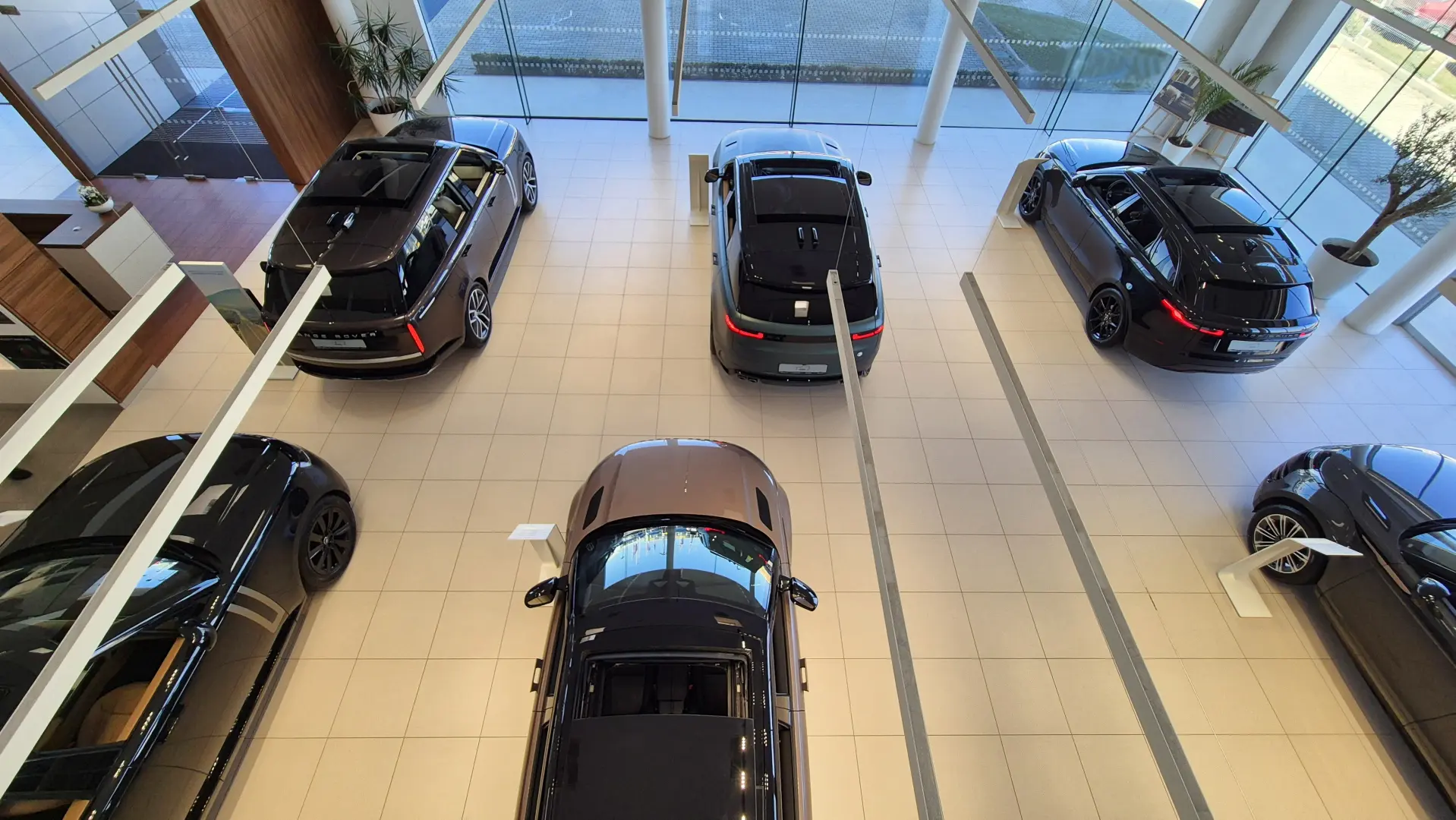 Range Rover Sport 5.0 V8 S/C 575CP AWD Auto SVR