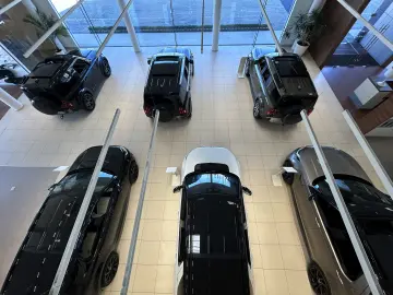 Range Rover Sport 5.0 V8 S/C 575CP AWD Auto SVR