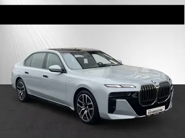 740d xDrive M Sport PanoSkyLounge Bowers&Wilkins