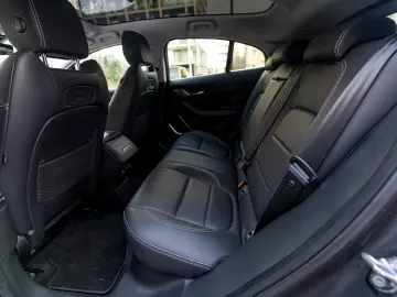 I-PACE 5 USI SUV SWB  EV 90 kWh 400CPAWD Auto  R-Dynamic HSE