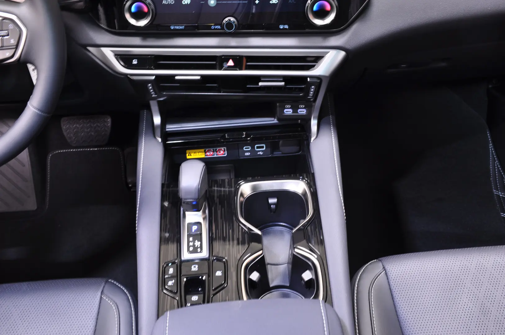 STOC RX450h+ PlugIn Hybrid 309CP EXE Panorama Garantie10ani