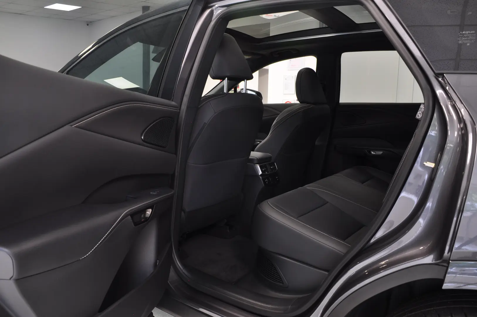 STOC RX450h+ PlugIn Hybrid 309CP EXE Panorama Garantie10ani