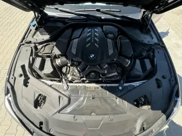 BMW M8 M850i xDrive Gran Coupe