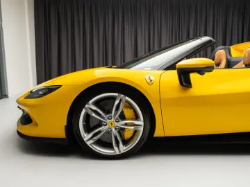 FERARRI 296 GTS ( Spider)