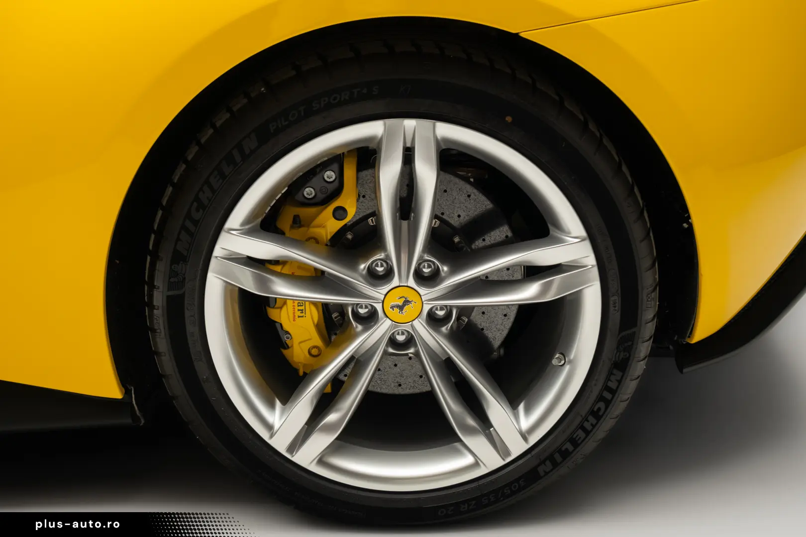 FERARRI 296 GTS ( Spider)