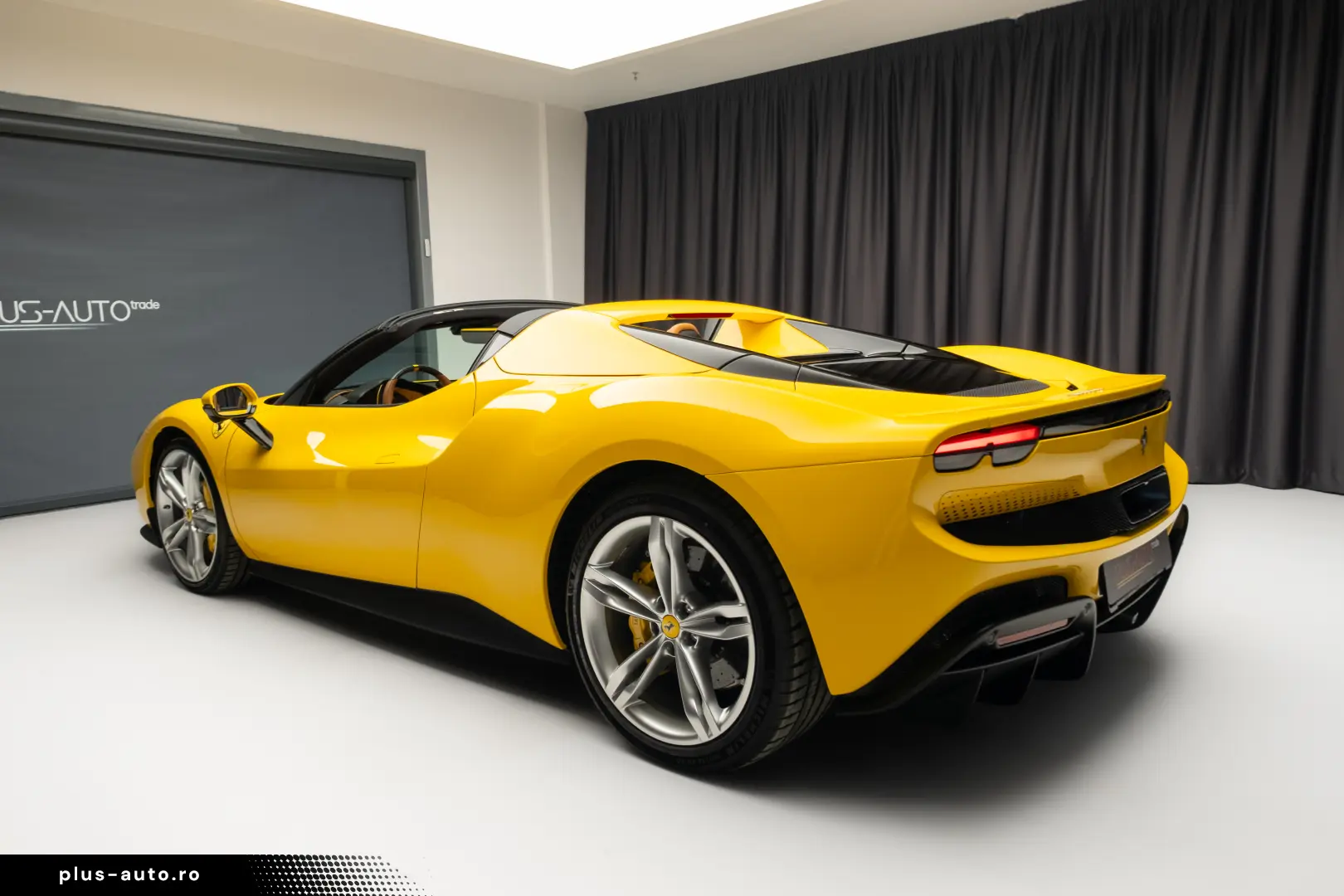 FERARRI 296 GTS ( Spider)