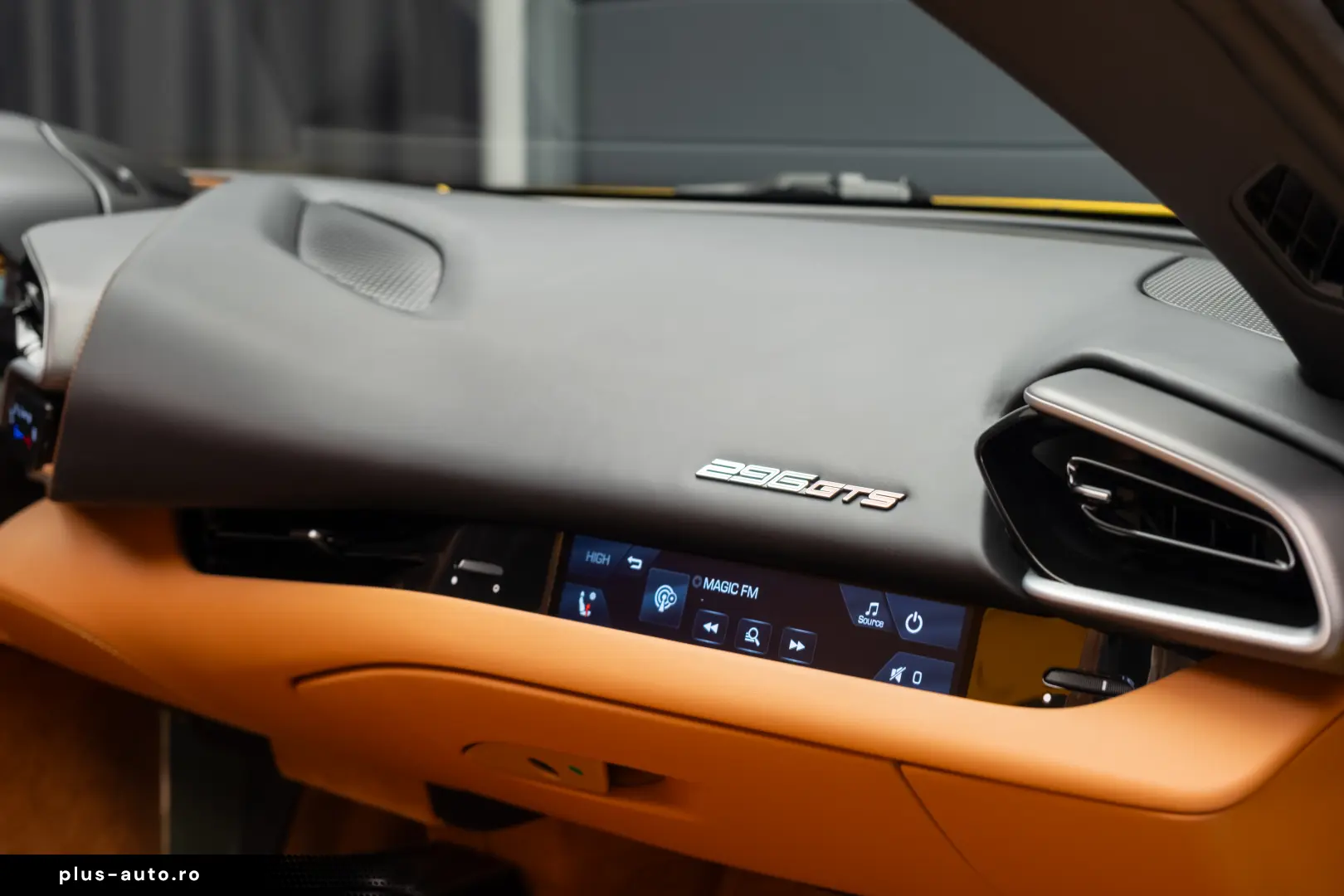 FERARRI 296 GTS ( Spider)