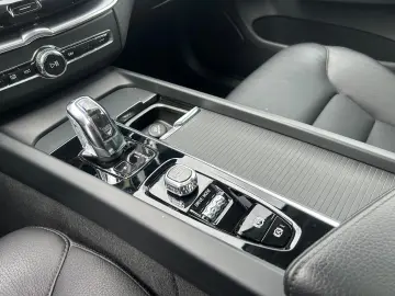 Volvo XC 60 T8 Twin Engine AWD Geartronic Momentum