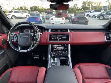 Land Rover Range Rover Sport 2.0 L PHEV HSE Dynamic