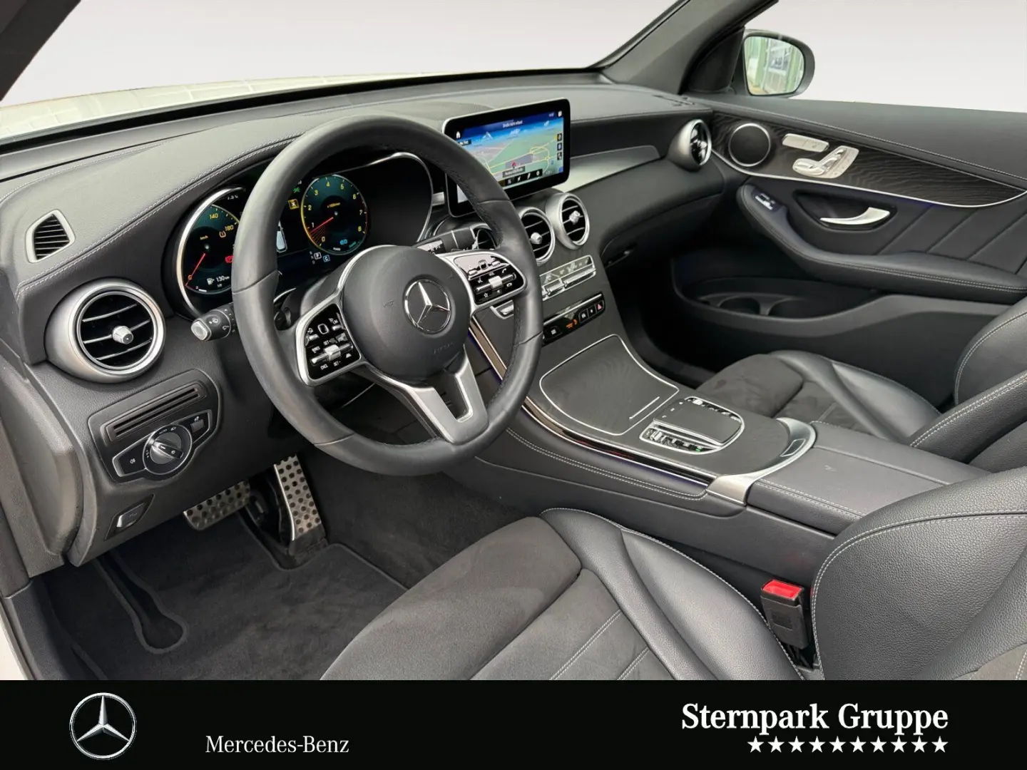 GLC 300 4M AMG Distro+Pano+STH+AHK+Memo+Airmatic