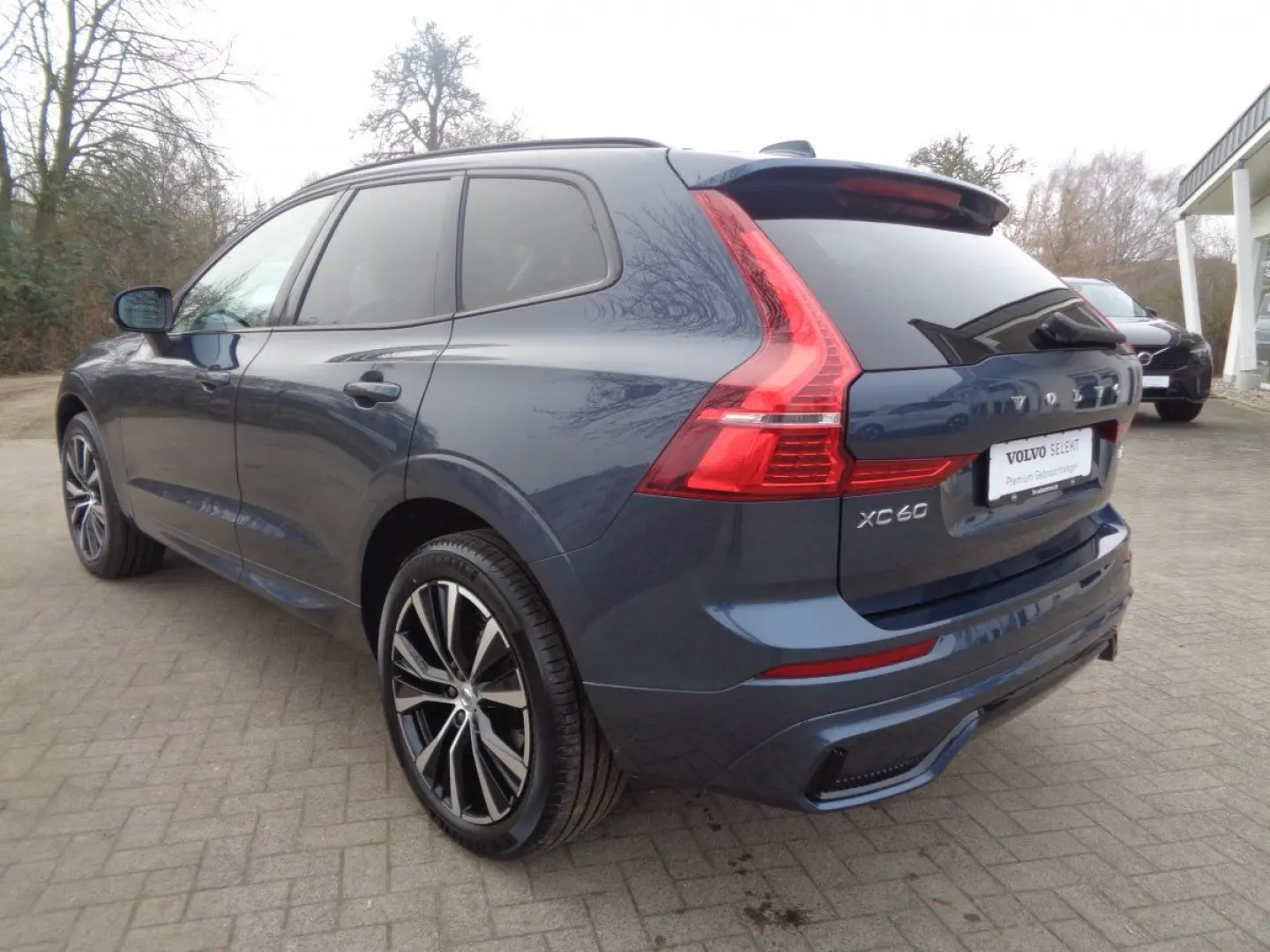 XC60 B4 Plus Dark 2WD Standheizung