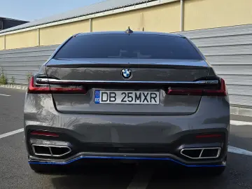 BMW 745
