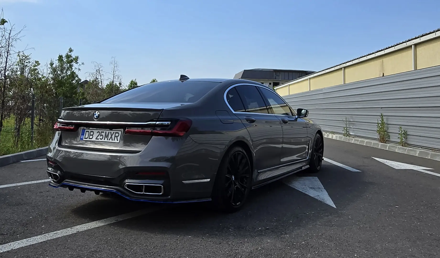 BMW 745