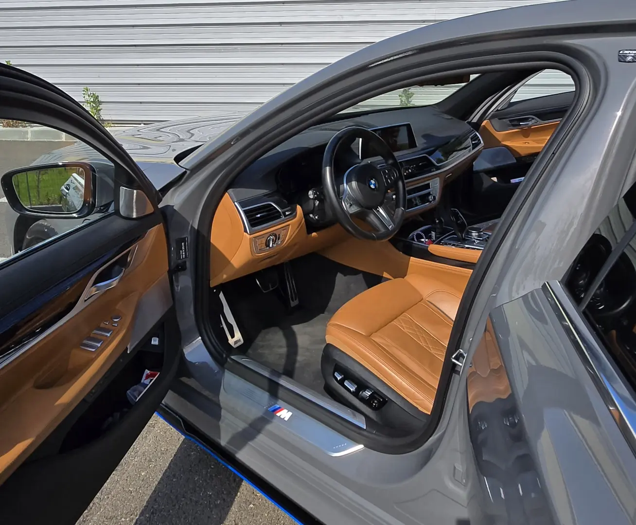 BMW 745