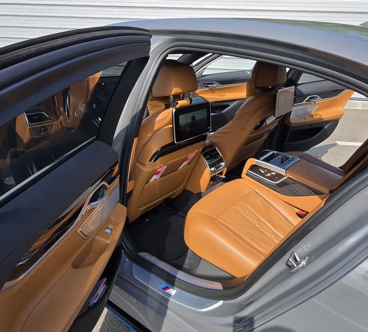 BMW 745