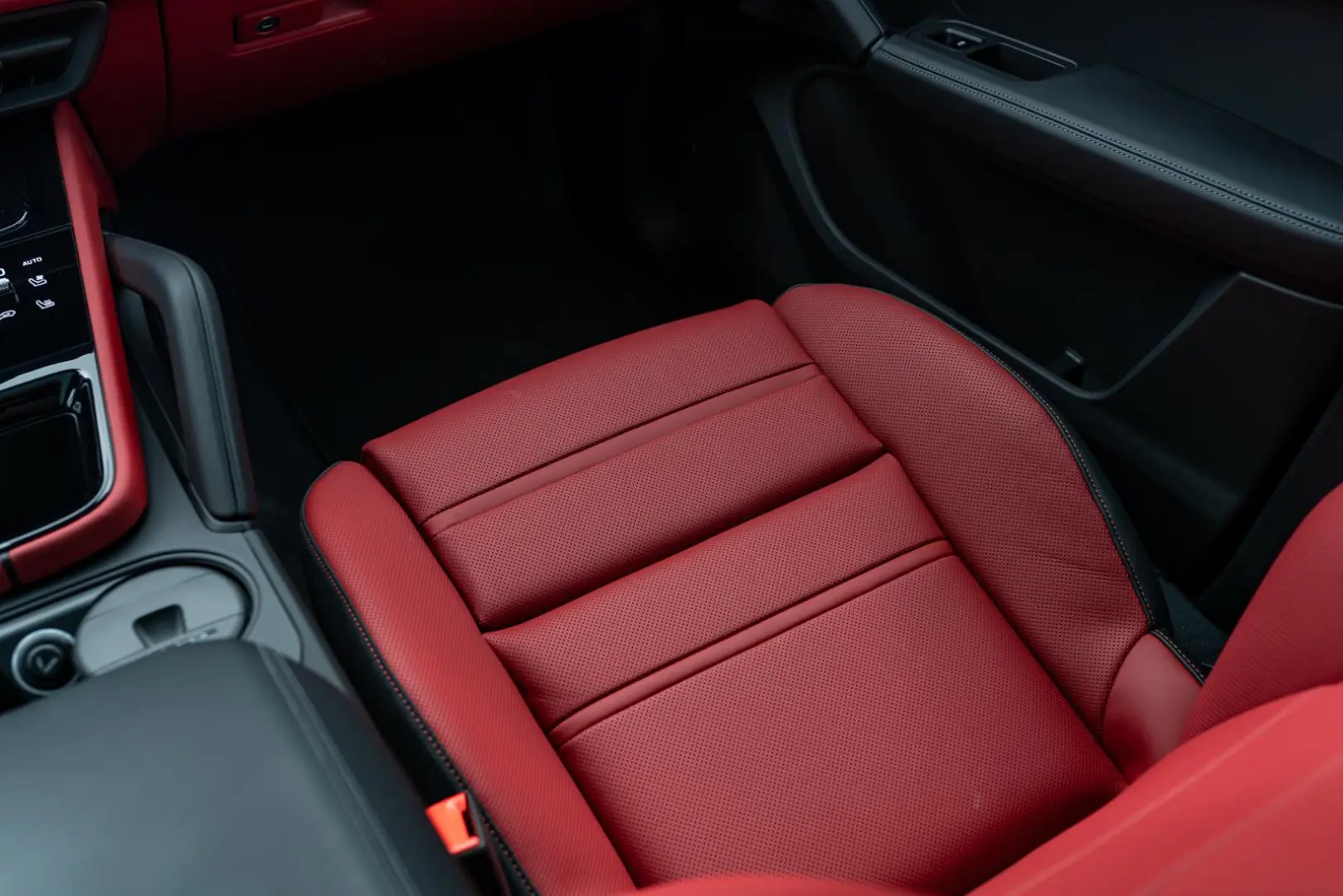 Porsche Cayenne Coupe | MY25 |