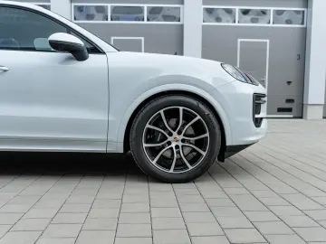 Porsche Cayenne Coupe | MY25 |