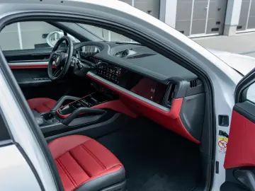 Porsche Cayenne Coupe | MY25 |