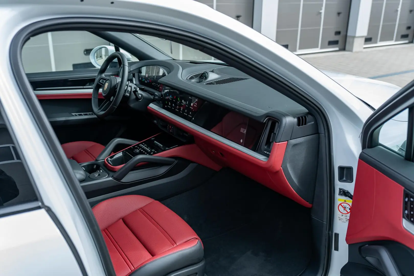 Porsche Cayenne Coupe | MY25 |