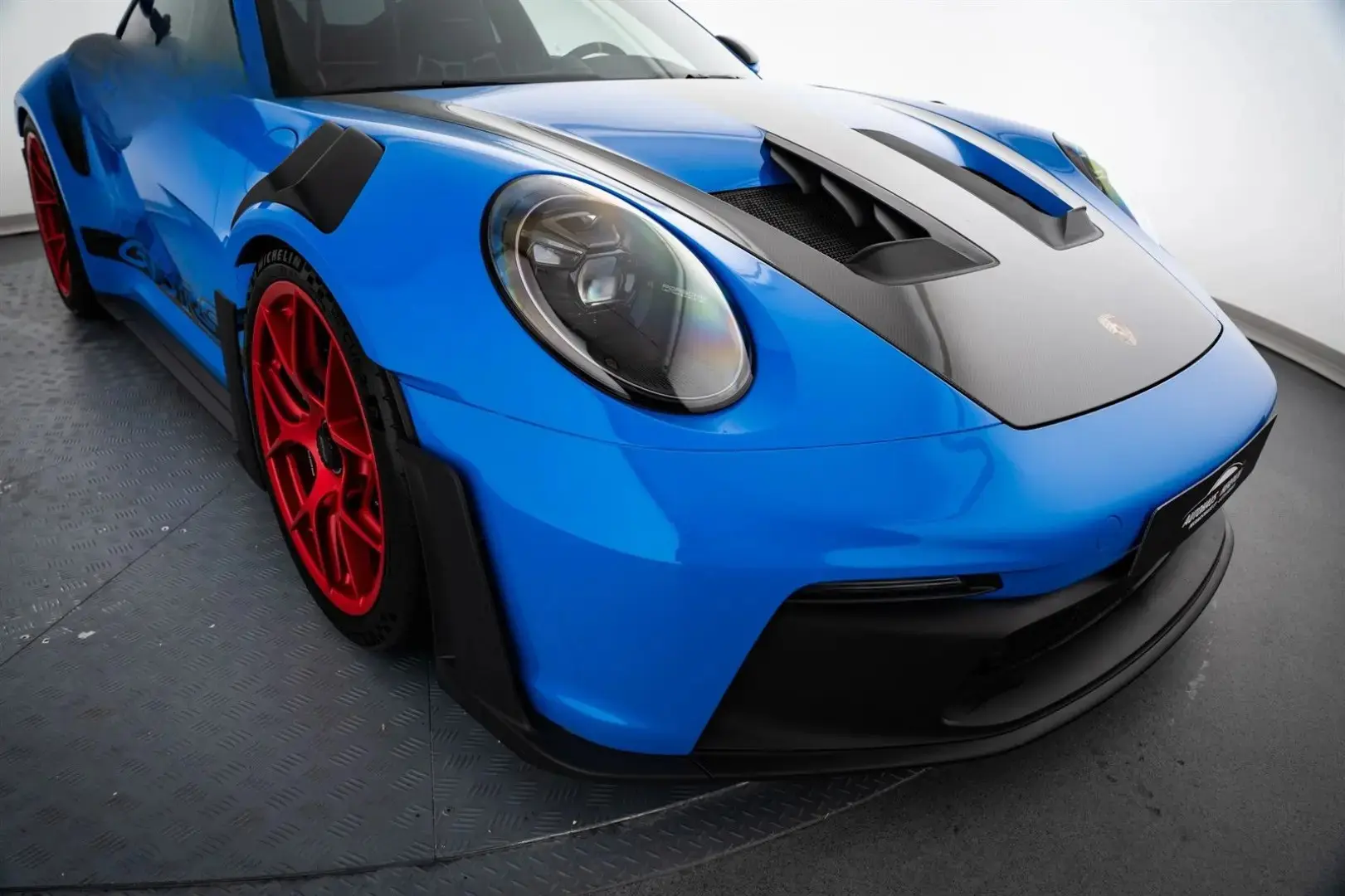 992 GT3RS Sharkblue Pyrored Weissach PCCB Lift