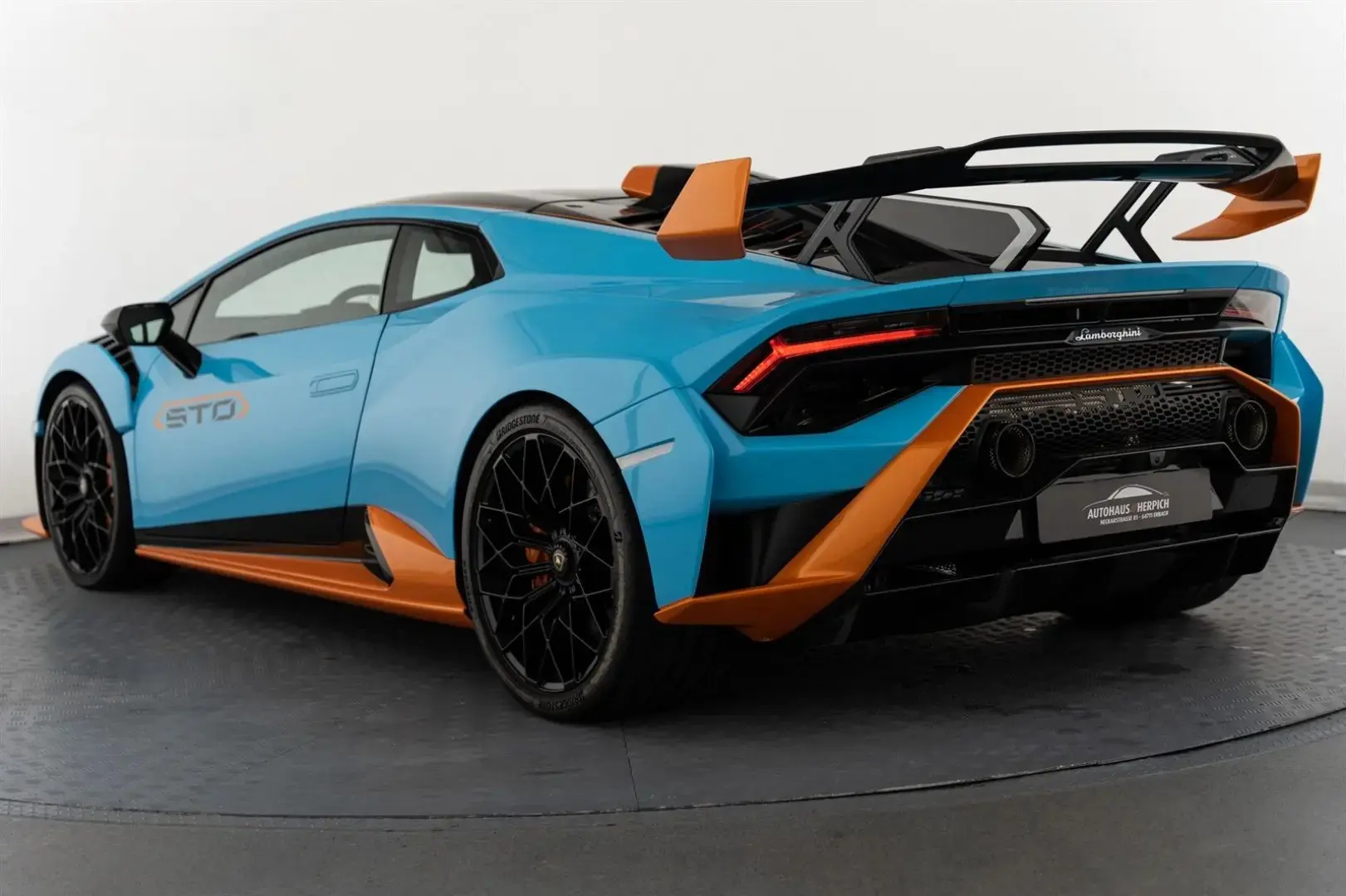 Huracán STO + BLU LAUFEY + Präsentation Konfig.