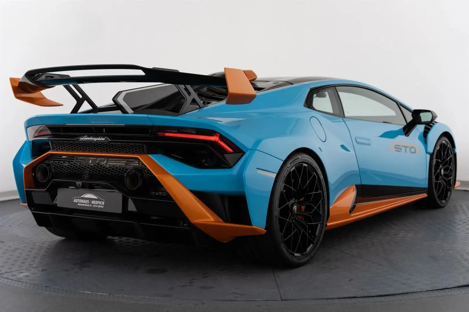 Huracán STO + BLU LAUFEY + Präsentation Konfig.
