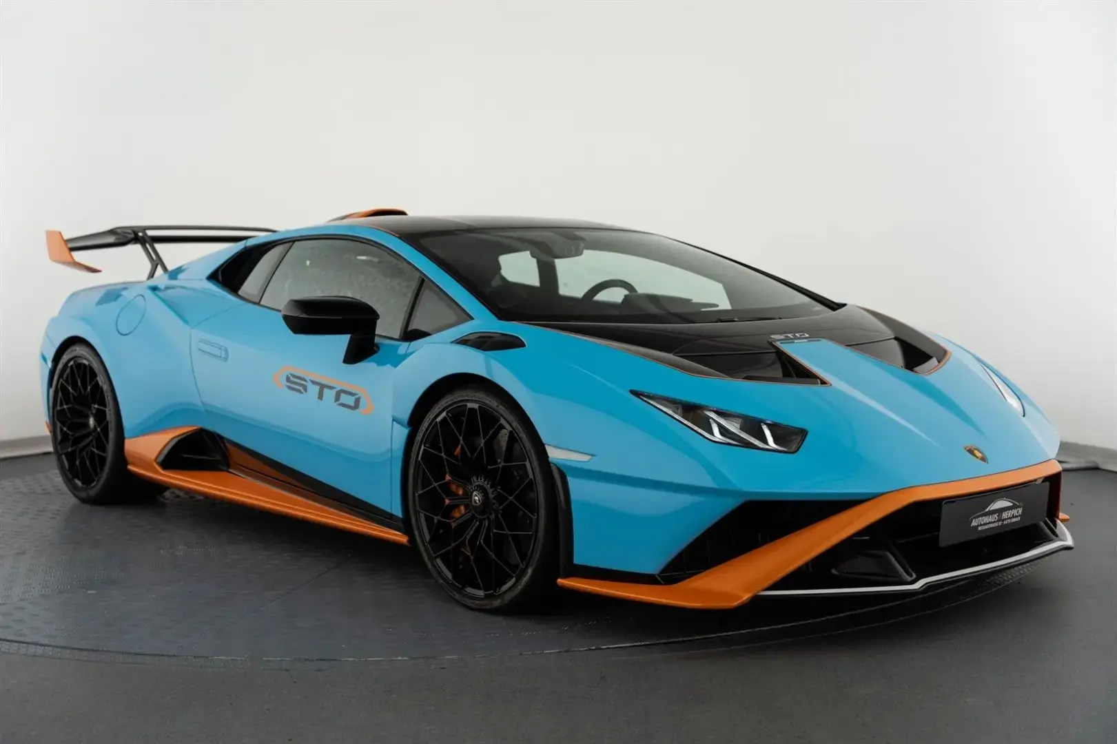 Huracán STO + BLU LAUFEY + Präsentation Konfig.