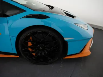 Huracán STO + BLU LAUFEY + Präsentation Konfig.