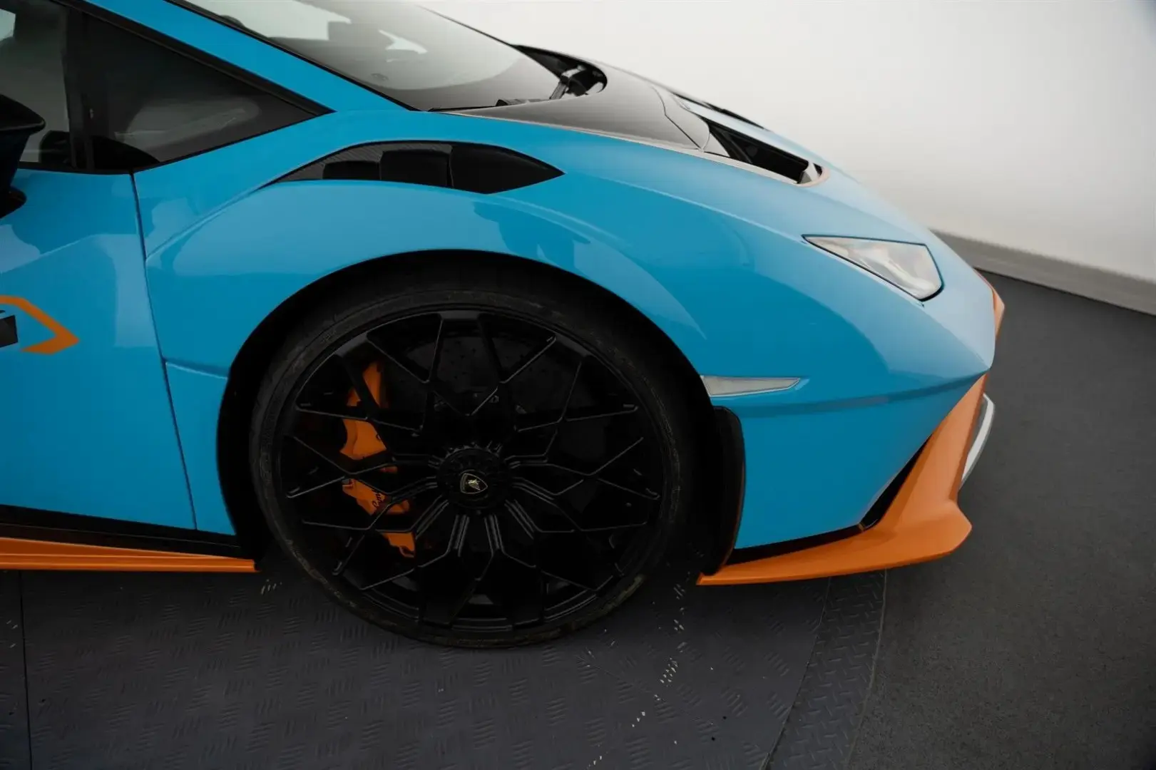 Huracán STO + BLU LAUFEY + Präsentation Konfig.