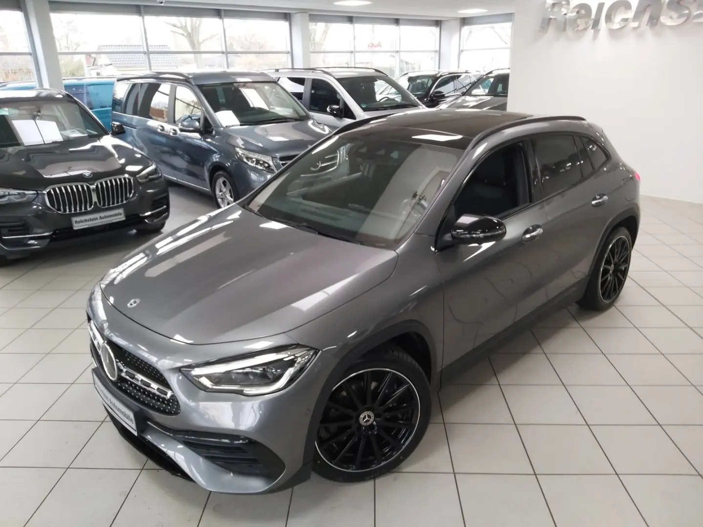 GLA 250 4M AMG NIGHT STANDH DISTR