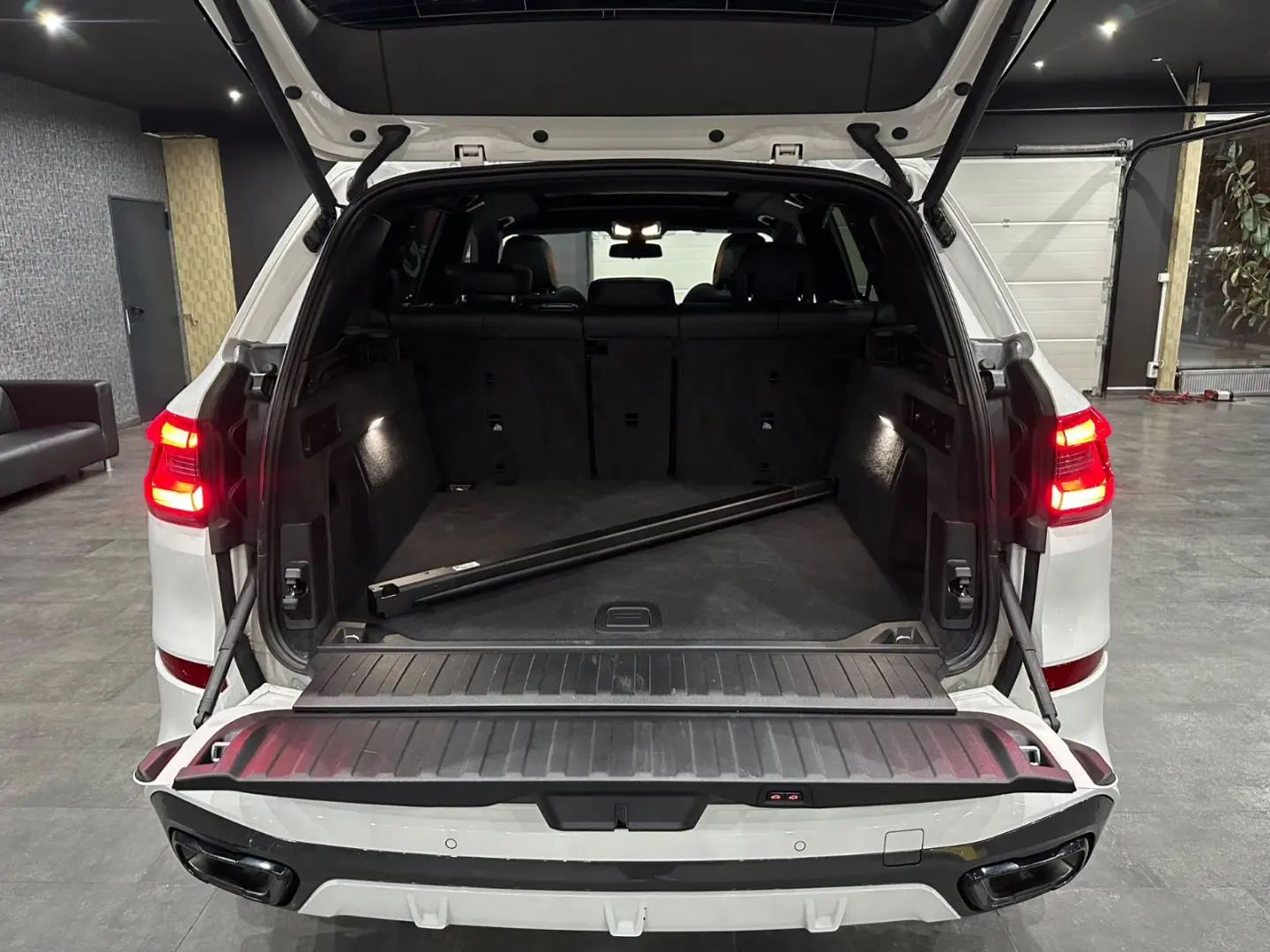 X5 xDrive 40 d M Sport /SkyLounge /CARBON /LASER