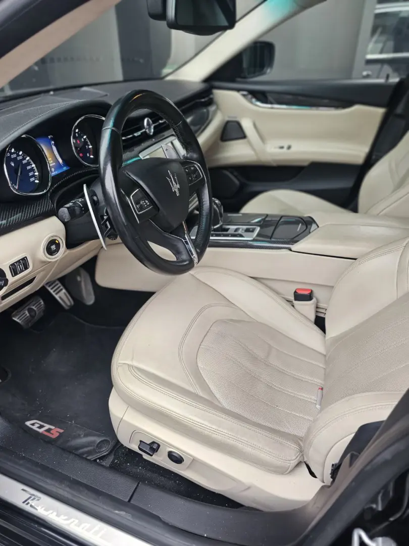 Maserati Quattroporte