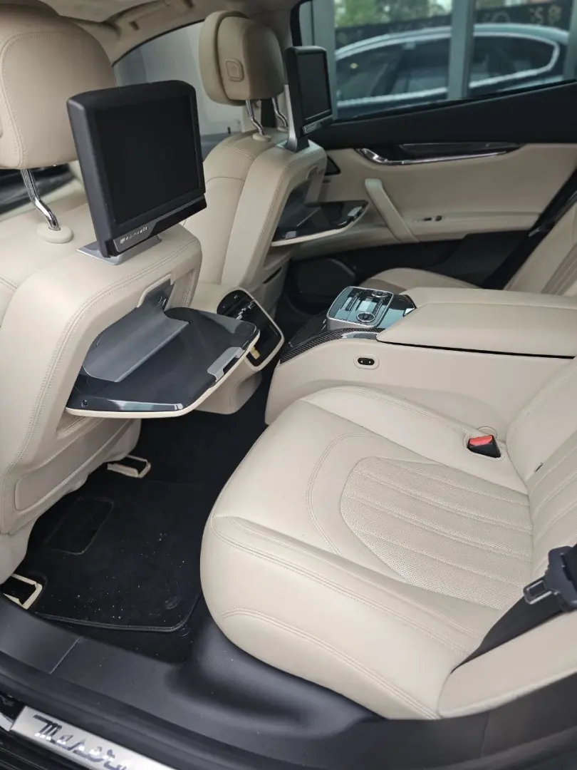 Maserati Quattroporte
