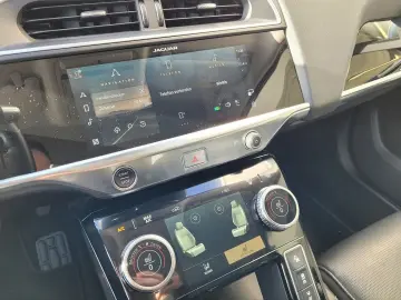 I-Pace EV320 SE BLACK STHEIZ AHK