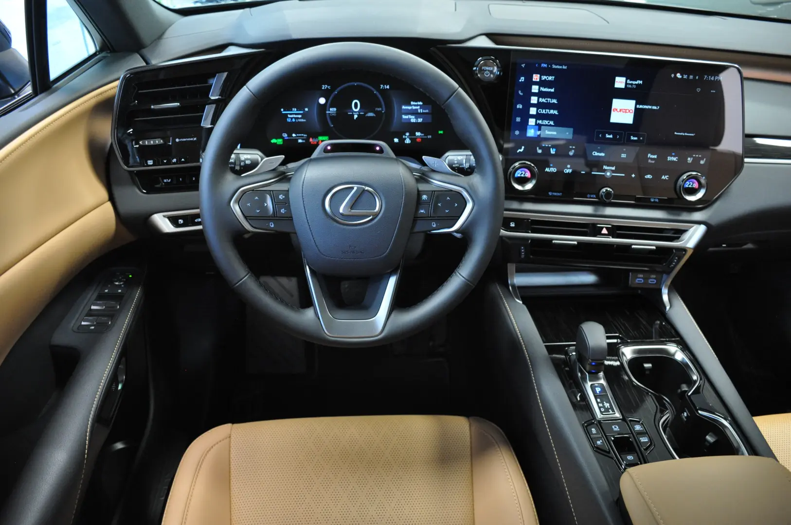 NEW LEXUS RX450H+ PLUG IN HYBRID F SPORT Panorama
