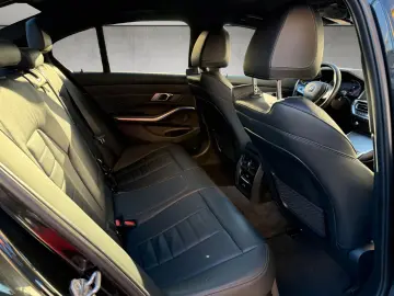 320 d xDrive Sport Line Head-UP*LiveCockpit*Auto