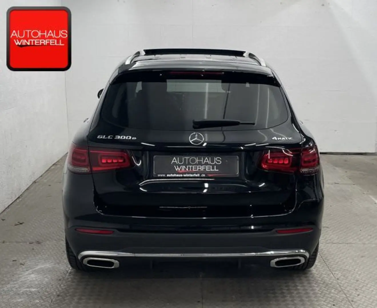 GLC 300 e 4M AMG PANORAMA+AHK+KAMERA+LED+MBUX+