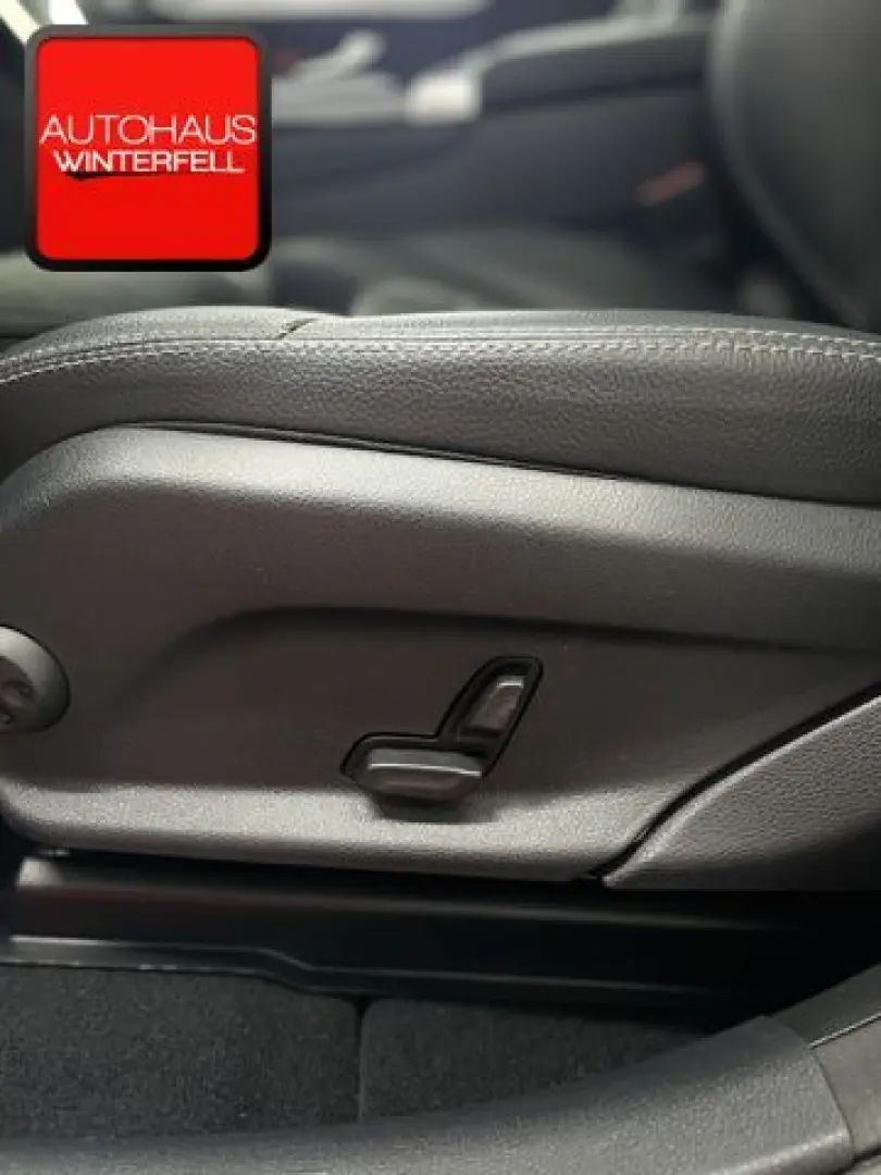GLC 300 e 4M AMG PANORAMA+AHK+KAMERA+LED+MBUX+