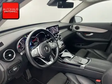 GLC 300 e 4M AMG PANORAMA+AHK+KAMERA+LED+MBUX+