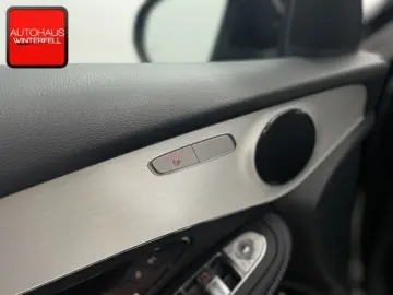 GLC 300 e 4M AMG PANORAMA+AHK+KAMERA+LED+MBUX+